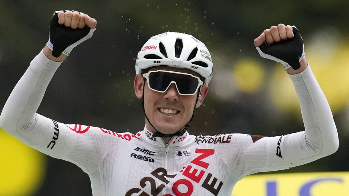 "Тур де Франс": австралиец О`'`Коннор выиграл 9-й этап 