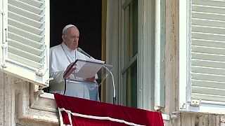 El papa Francisco operado este domingo del colon tras el rezo del ángelus