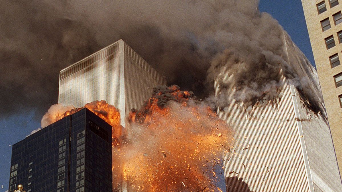 هجمات 11 سبتمبر- أيلول 2001 التي استهدفت أبراج مركز التجارة العالمي في نيويورك.