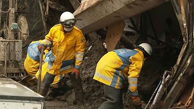 Negyedik napja keresik a japán földcsuszamlás túlélőit