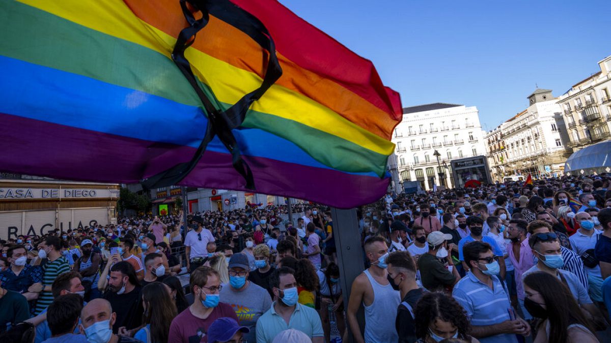 Manifestación en la Puerta del Sol contra el presunto asesinato homófobo