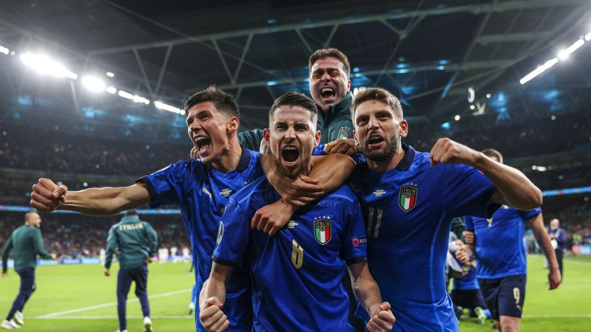 Euro 2020'de ilk finalist penaltılarla İspanya'yı eleyen İtalya oldu.