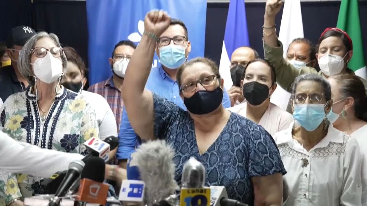 Lesbia Alfaro, madre del estudiante detenido Lesther Alemán, llamó a seguir la lucha contra Ortega.