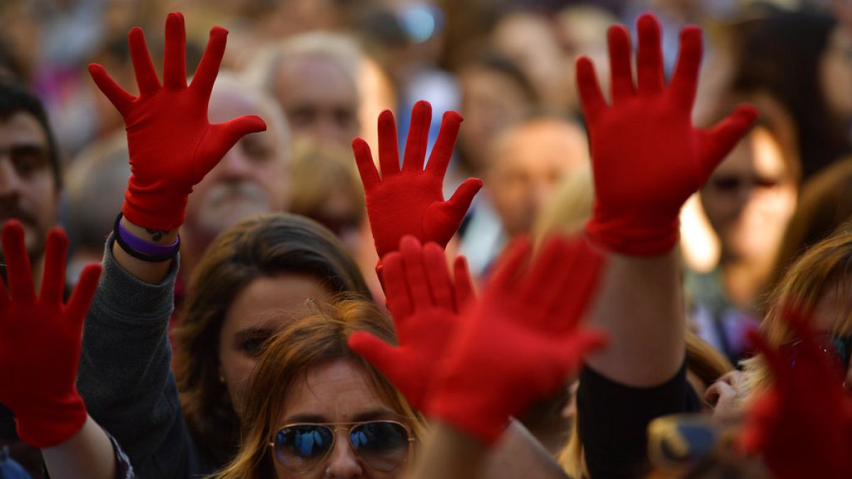 Pamplona'daki tecavüz davası sonrası protestolardan bir kare 