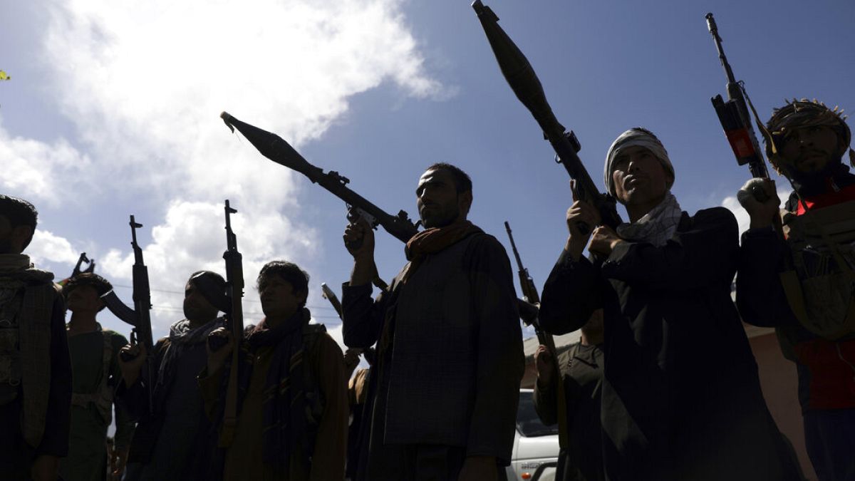 A nem radikális afgán fegyveresek egy része csatlakozott a nemzeti védelmi erőkhöz