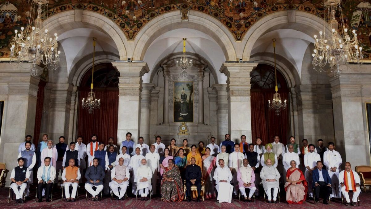 India új kormánytagjai felesküdtek