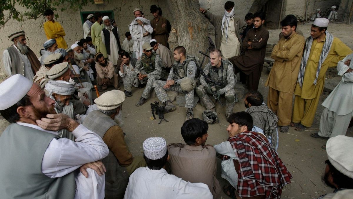 نظامیان آمریکایی با مترجم افغان