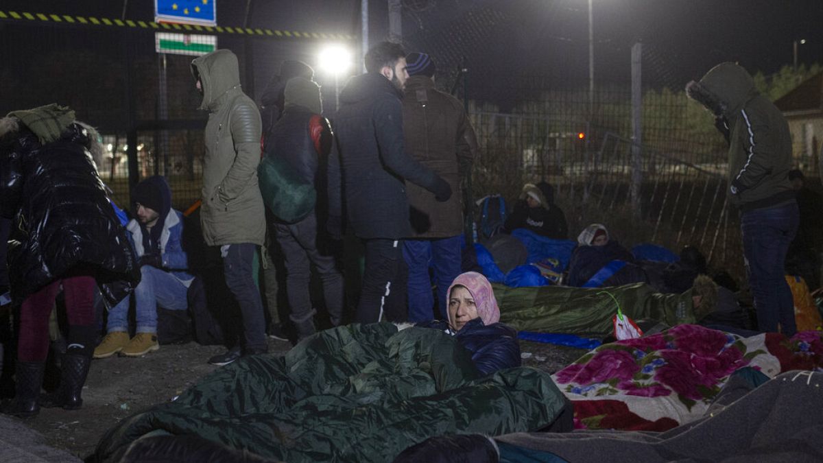 ARCHÍV: Várakozó menedékkérők a magyar határ szerbiai oldalán 2020 februárjában