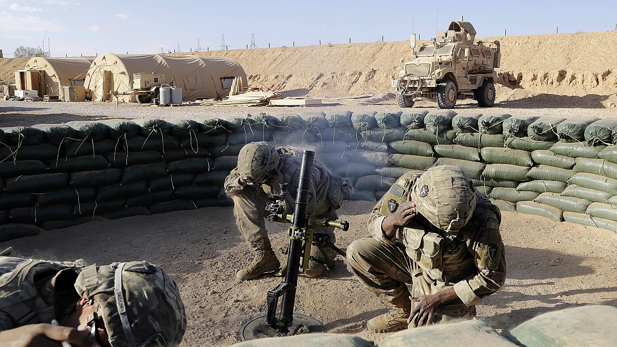 جنود أمريكيون ينفذون هجوما في الأراضي العراقية 