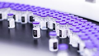 Вакцину Pfizer-BionTech готовят к поставкам на предприятии в Бельгии