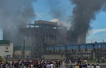 Μπανγκλαντές: Περισσότεροι από 50 νεκροί από πυρκαγιά σε εργοστάσιο, η φωτιά εξακολουθεί να μαίνεται