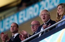 İngiltere Başbakanı Boris Johnson ve eşi İngiltere-Danimarka yarı final maçını izlerken
