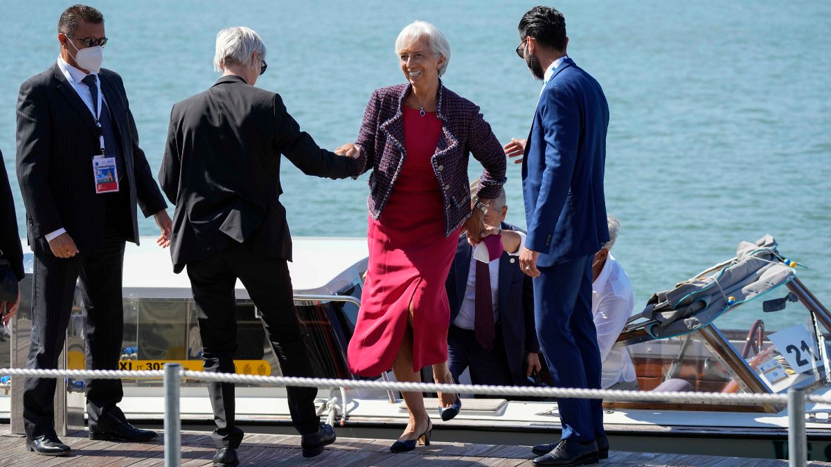 Christine Lagarde, presidente do BCE, à chegada a Veneza para o G20