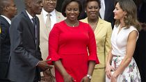 رئيس هايتي جوفينيل مويس إلى اليسار والسيدة الأولى مارتين مويس يستقبلان ملكة إسبانيا ليتيسيا اورتيز يالعاصمة بورت أو برنس. 23/05/2018