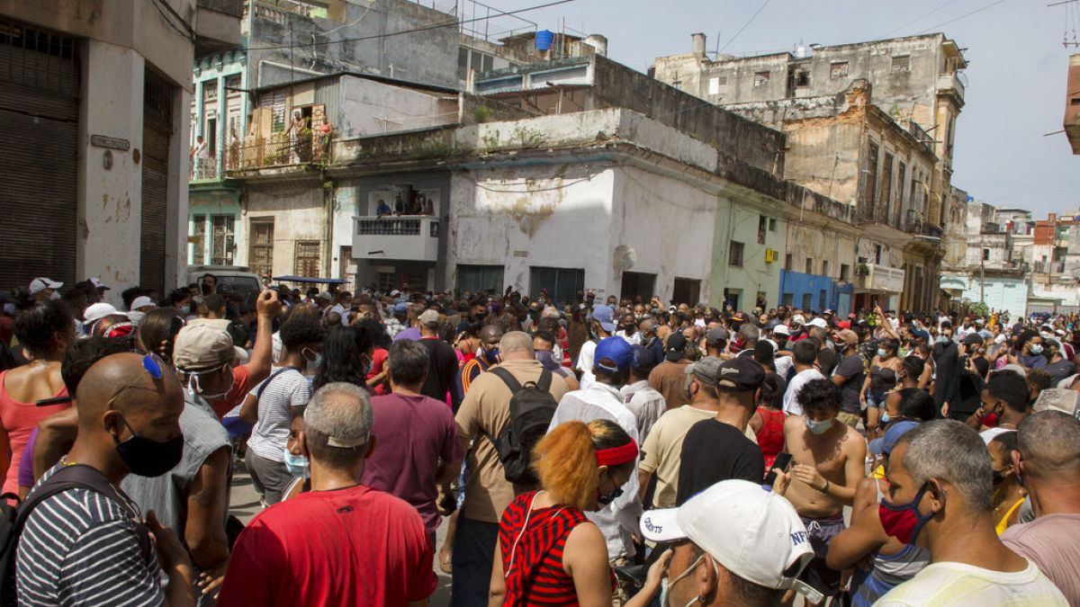 Des manifestants réunis à La Havane, dimanche