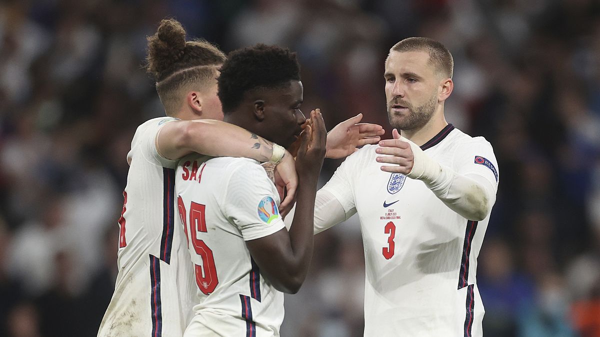 England-Spieler Saka nach dem verschossenen Elfmeter beim Finale in Wembley