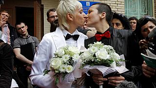 ازدواج غیرقانونی یک زوج همجنسگرا در روسیه