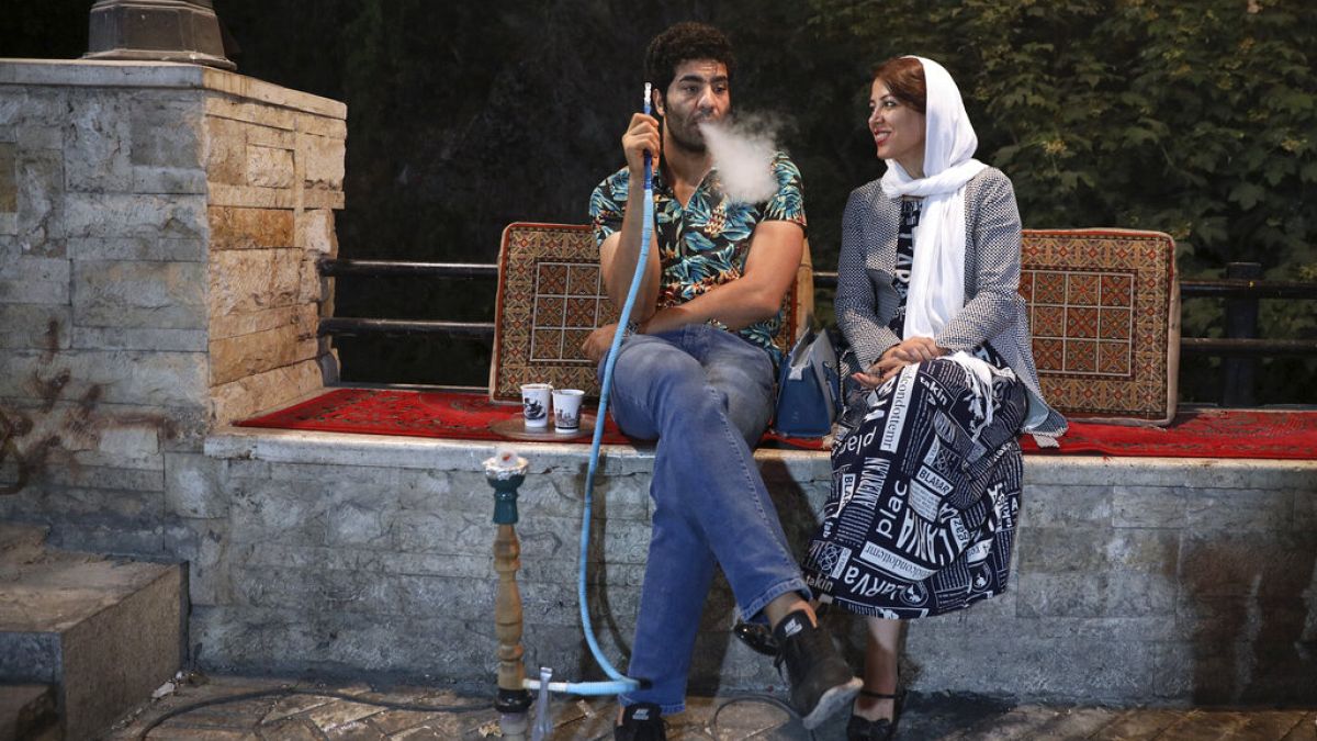 Társ néven iszlám randiappot indított Irán az egynejű házasságok támogatására