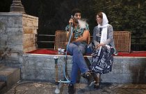 Jegyespár hétvégi randevúja Iránban