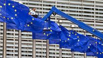 Europa-Flaggen vor dem Europäischen Parlament in Straßburg