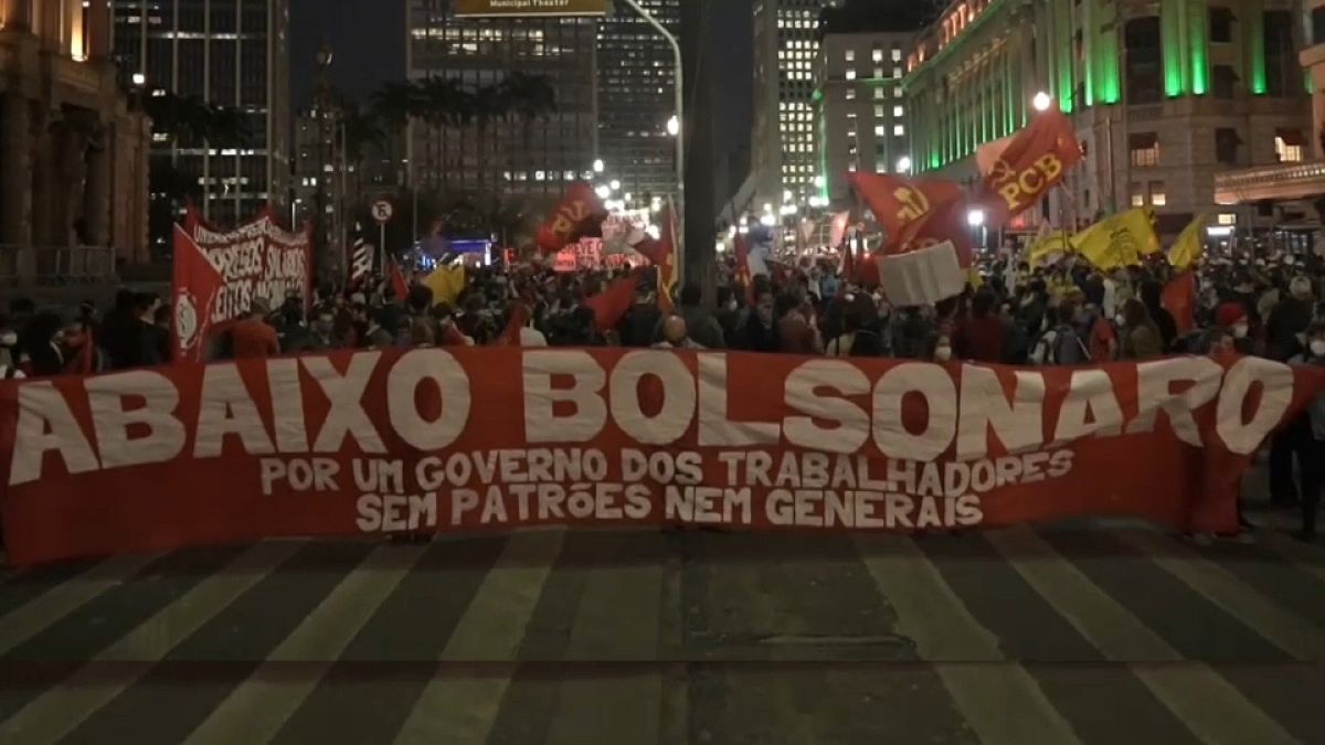 Demonstrações pela demissão de Jair Bolsonaro no Rio de Janeiro e em São Paulo