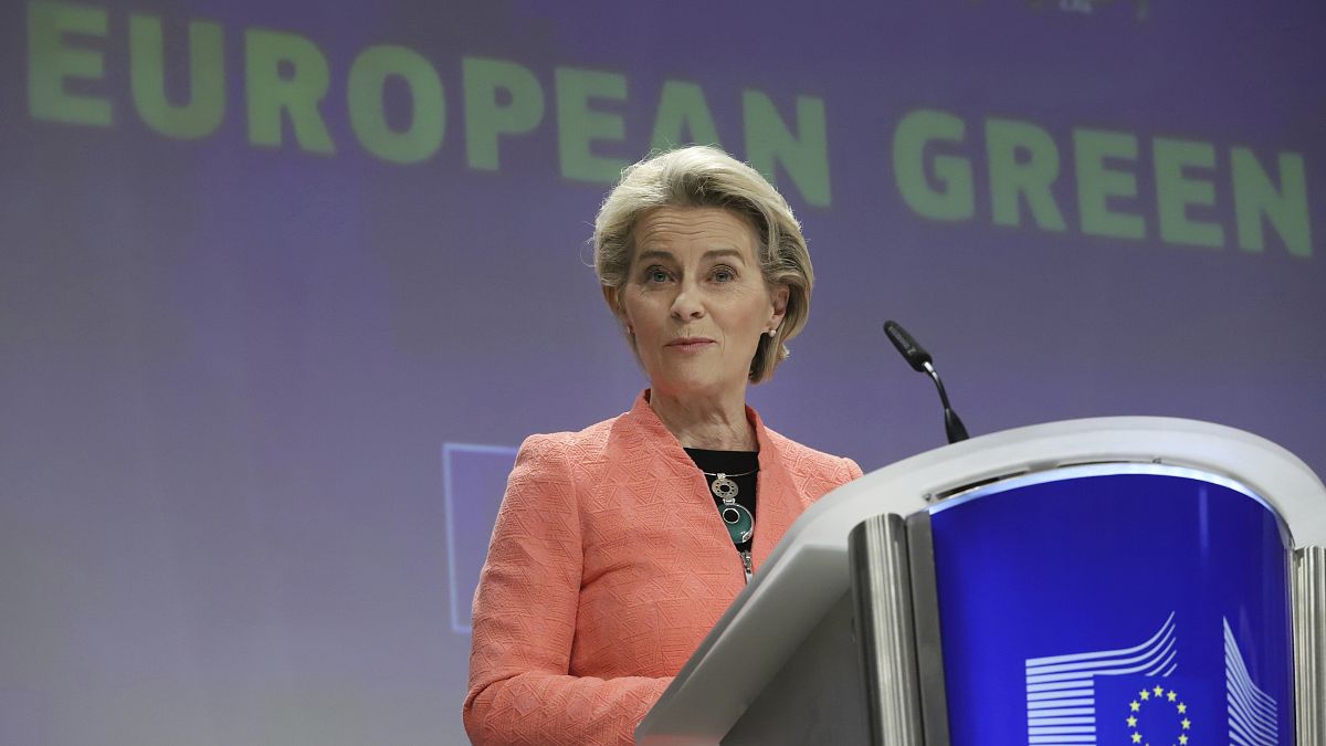 La présidente de la Commission européenne, Ursula von der Leyen, présente son "EU Green Deal" à Bruxelles, le mercredi 14 juillet 2021.