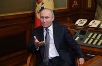 بوتين متحدثاً إلى الصحافيين في سانت بطرسبرغ