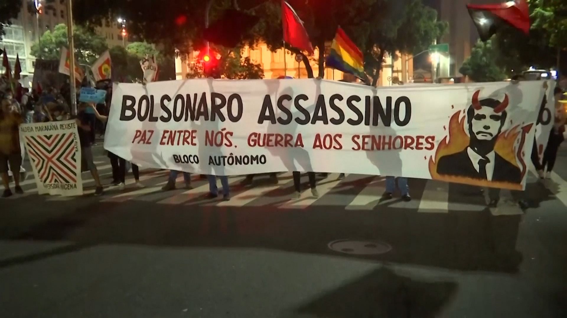 Manifestantes pedem saída de Bolsonaro e vacinas contra Covid-19