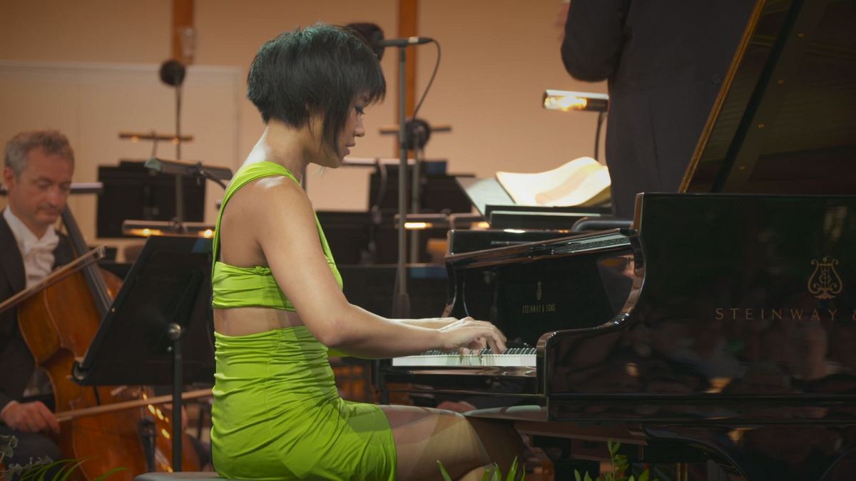 Huzursuz, kasvetli ve dramatik: Mozart'ın 20'nci konçertosu Wang'ın piyanosuyla Riga'da yankılandı