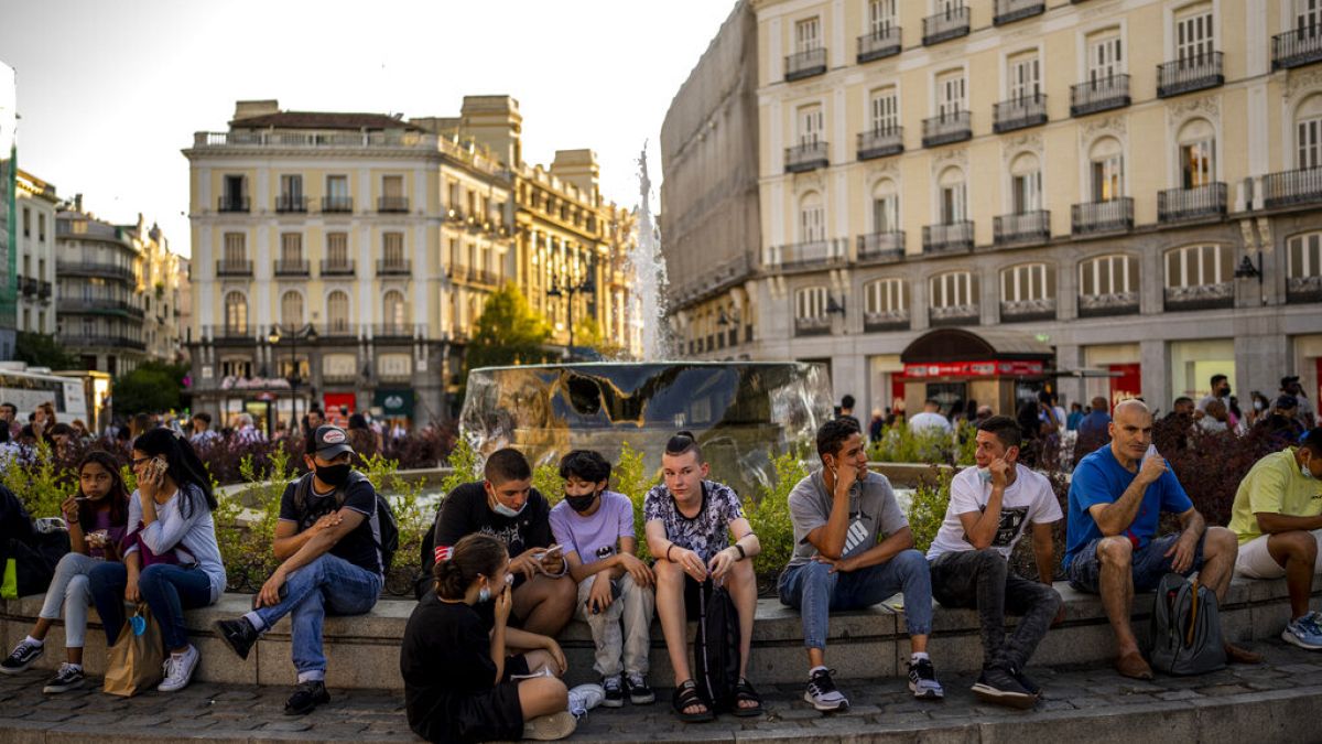 Turistas, muchos de ellos sin mascarilla en la Puerta del Sol de Madrid el pasado 8 de julio