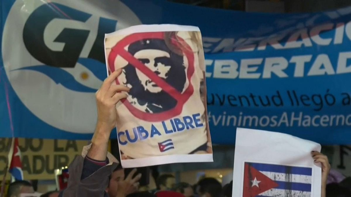 Manifestación en Argentina en contra del gobierno cubano