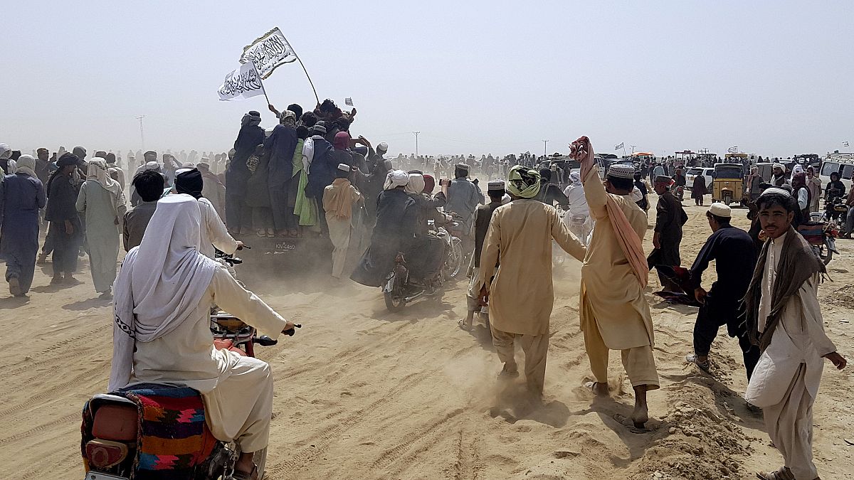 حاول الحشد المؤيد لطالبان العبور نحو الجانب الأفغاني 