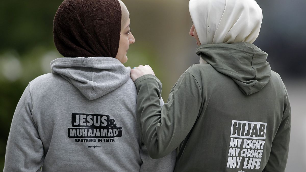 Models tragen Mode des Labels "Style Islam". In Deutschland haben zwei Kopftuchträgerinnen erfolglos geklagt. 