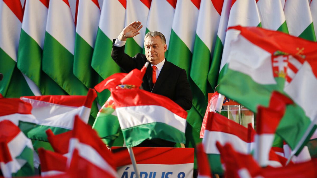 ویکتور اوربان، نخست وزیر مجارستان در دو سال گذشته بارها درباره مسائل حقوق بشری، دموکراسی و حاکمیت قانون با بروکسل درگیر شده است