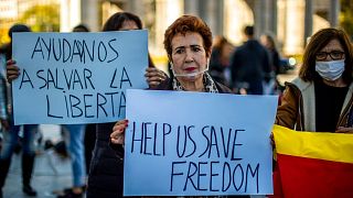 تظاهرات علیه محدودیت‌های وضع شده برای جلوگیری از شیوع کرونا در اسپانیا