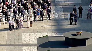 Король и королева Испании почтили память жертв COVID-19