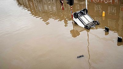 Belgien und Niederlande: Dutzende Tote, Tausende auf der Flucht