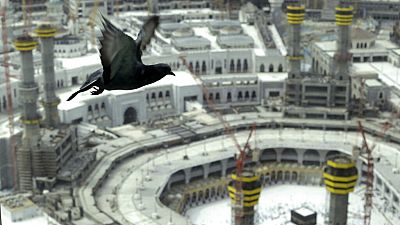 Die zentrale Pilgerstätte Große Moschee in Mekka ist, aus der Vogelperspektive betrachtet, nur ansatzweise mit Menschen gefüllt