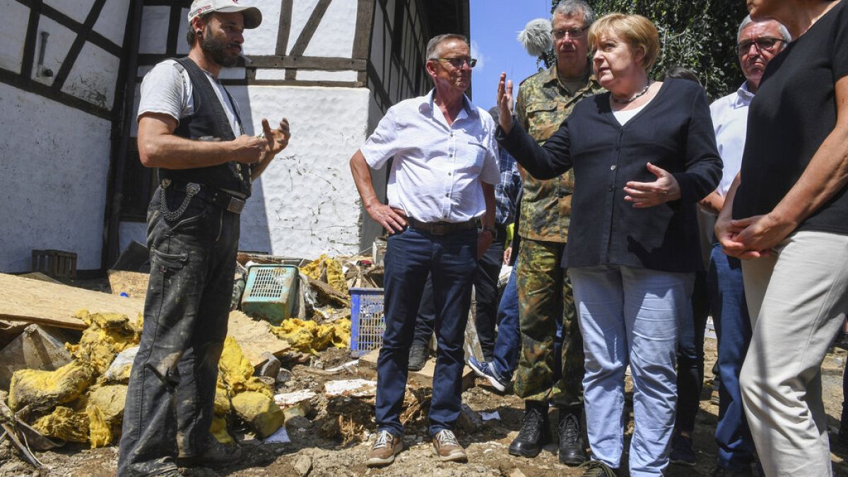 Ангела Меркель посетила пострадавший от наводнения регион