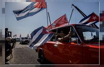 Cubanos nas ruas em apoio ao governo