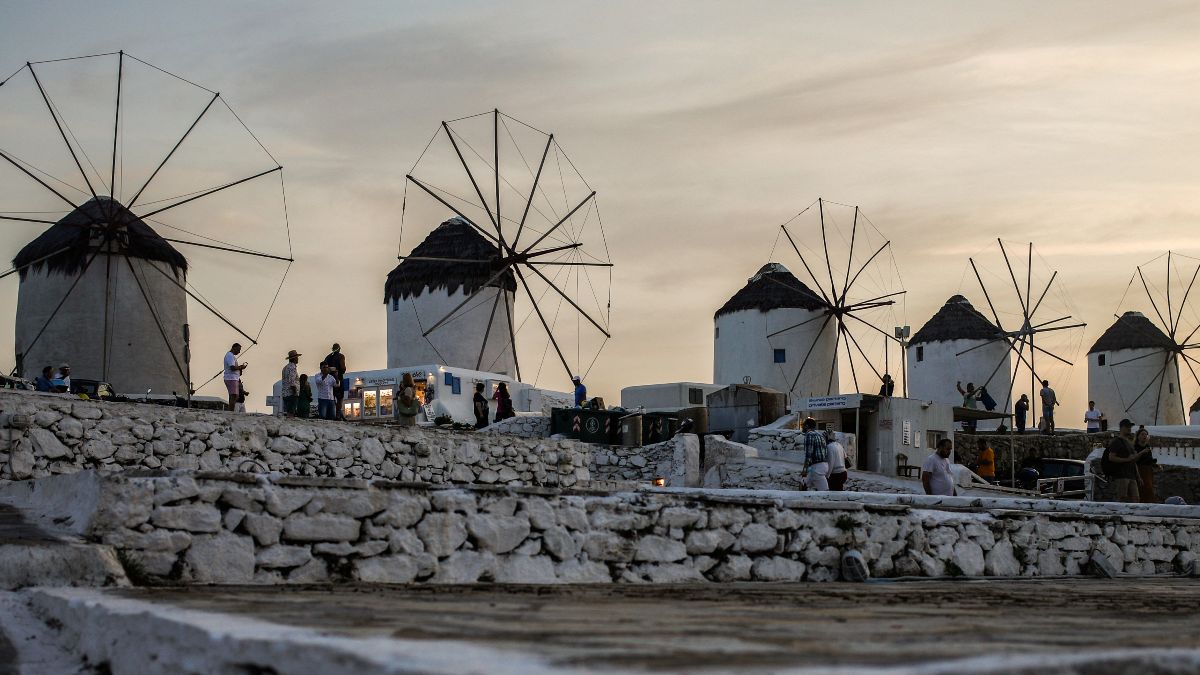 Mykonos volta a impor restrições anticovid aos turistas