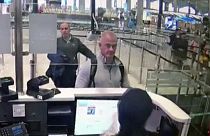 Carlos Ghosn'un Japonya'dan Lübnan'a kaçmasına yardım eden ABD'li Michael Taylor (60) İstanbul Havaalanı pasaport kontrolden geçerken
