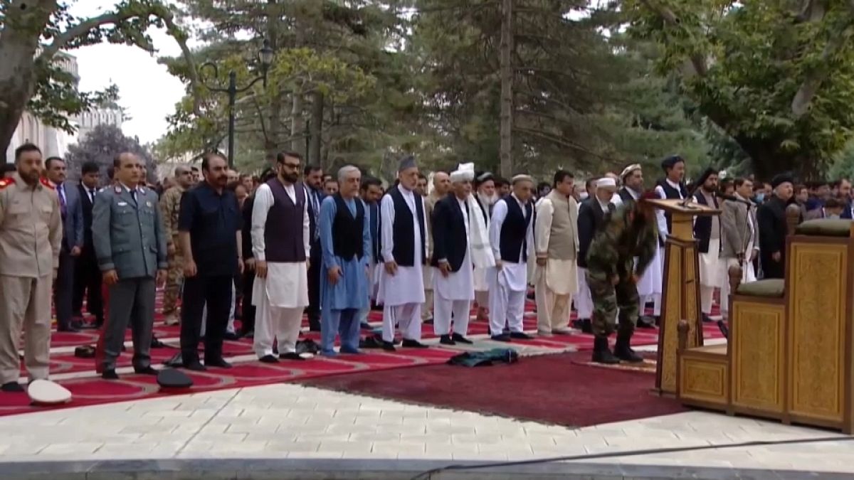Il presidente Ashraf Ghani durante la preghiera per la Festa musulmana del sacrificio
