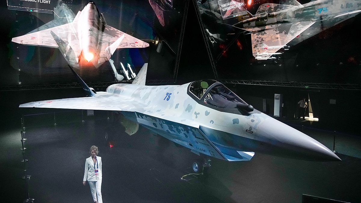 المقاتلة الحربية الروسية الجديدة "الشبح" من طراز سوخوي "تشيك ميت". 20/07/2021