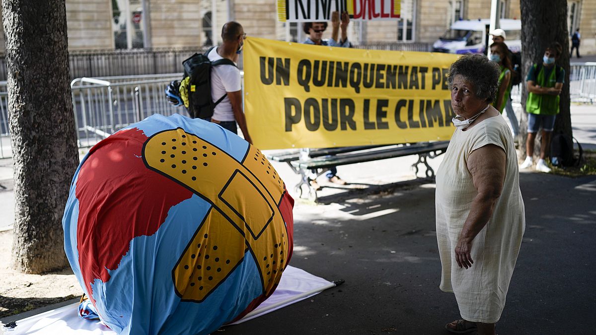 Protest für mehr Klimaschutz vor dem Parlament in Paris