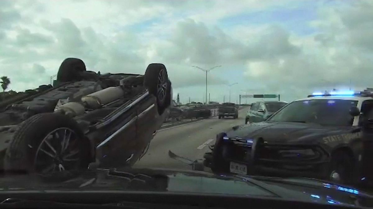 صحنه‌هایی از تعقیب و گریز خطرناک پلیس با یک خودرو و تصادف در فلوریدا