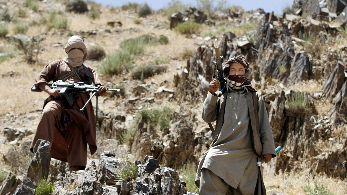 مقاتلان من حركة طالبان (أرشيف) 