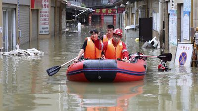 China afetada pelas chuvas mais fortes do milénio