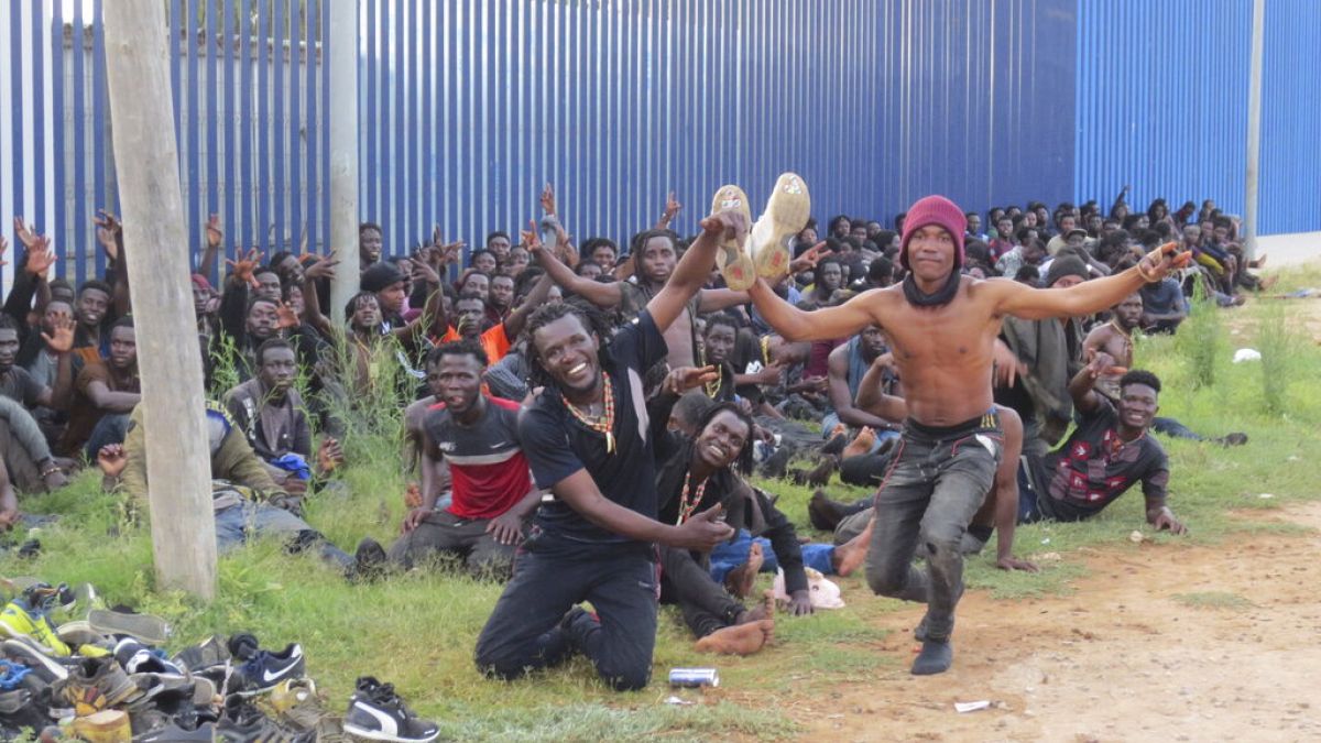 Die Migranten feierten ihren Grenzübertritt wesentlich ausgelassener, als auf diesem Foto zu sehen