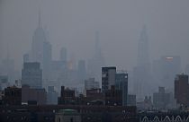 A ködben (füstben) úszó Manhattan július 21-én